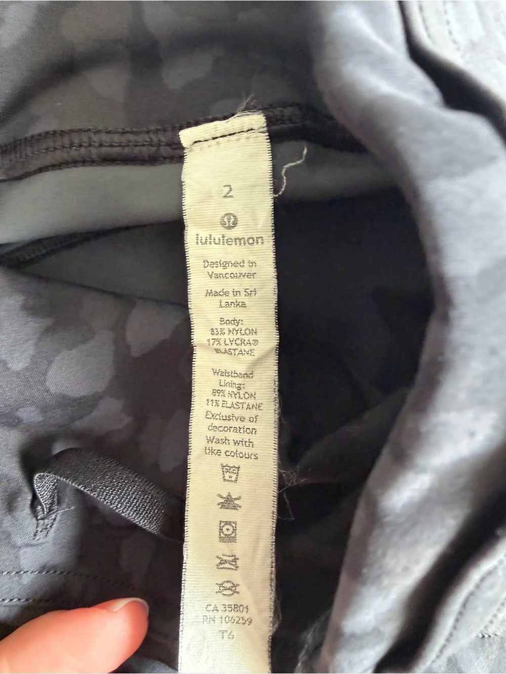 Lululemon Fast & Free 10” Shorts Size 2 Nulux Deep Coal Camo Pockets